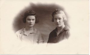 Liūnė Janušytė su seserimi Marija