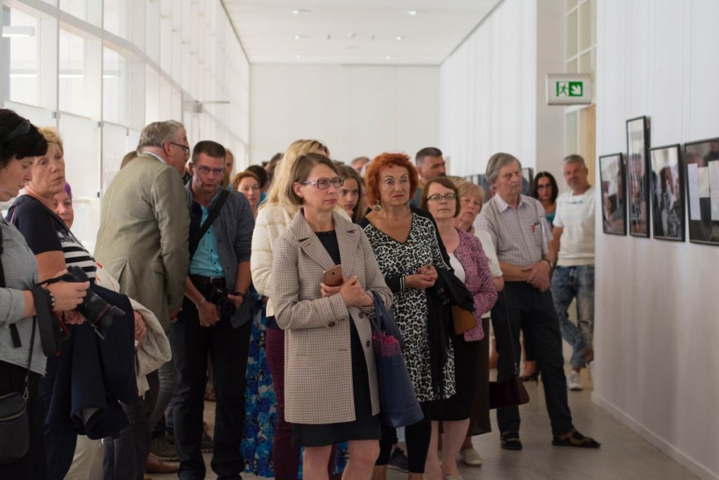 Parodos svečių neišgąsdino prieš pat atidarymą prapliupusi liūtis.