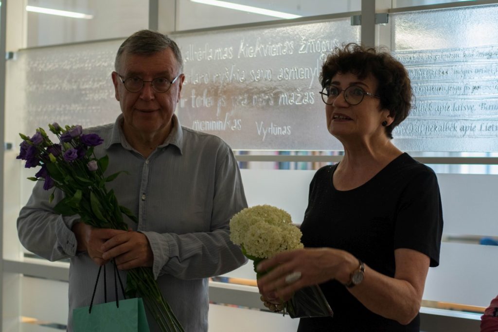 Stasio Eidrigevičiaus menų centro direktoriaus pavaduotoja Rima Maselytė parodos autoriui pasiūlė rašyti dienoraštį