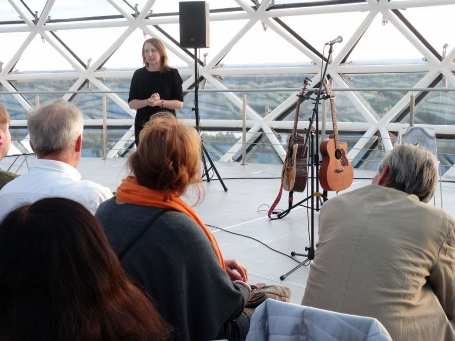 Poezija arčiau dangaus