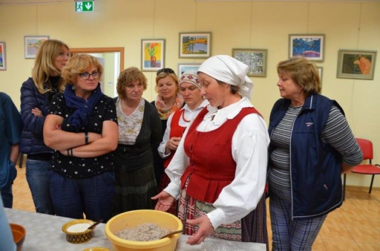 Projekto dalyviai susipažino su dzūkų krašto tradicijomis